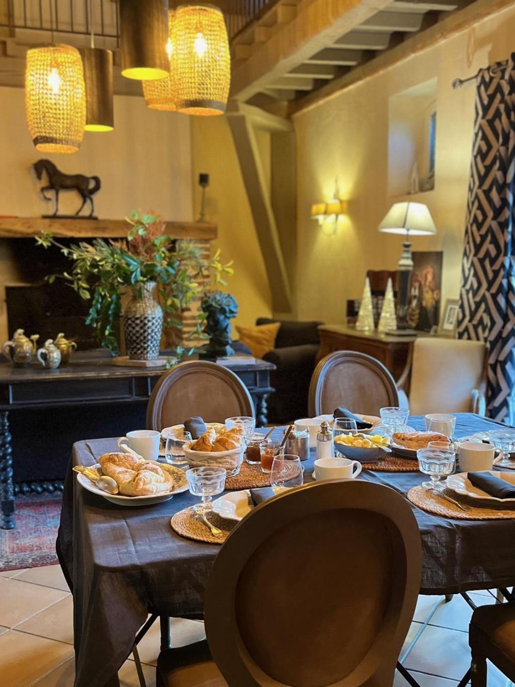 Le Clos De Mara Issus Exteriör bild